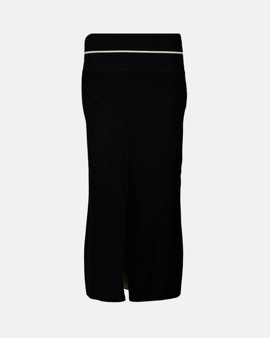 Pencil skirt, wool, elegance, sophisticated, glamorous