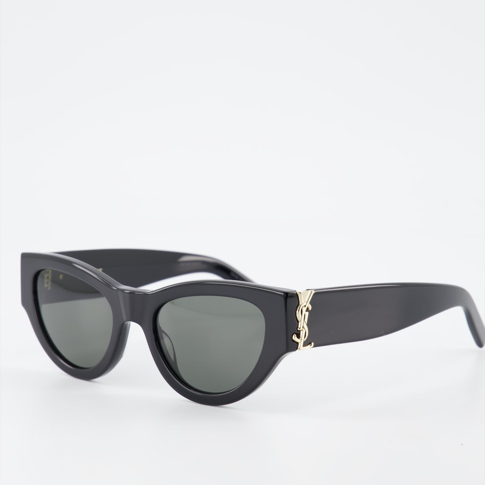 Sleek Black Sunglasses SLM94 – WE IN STYLE display picture 1