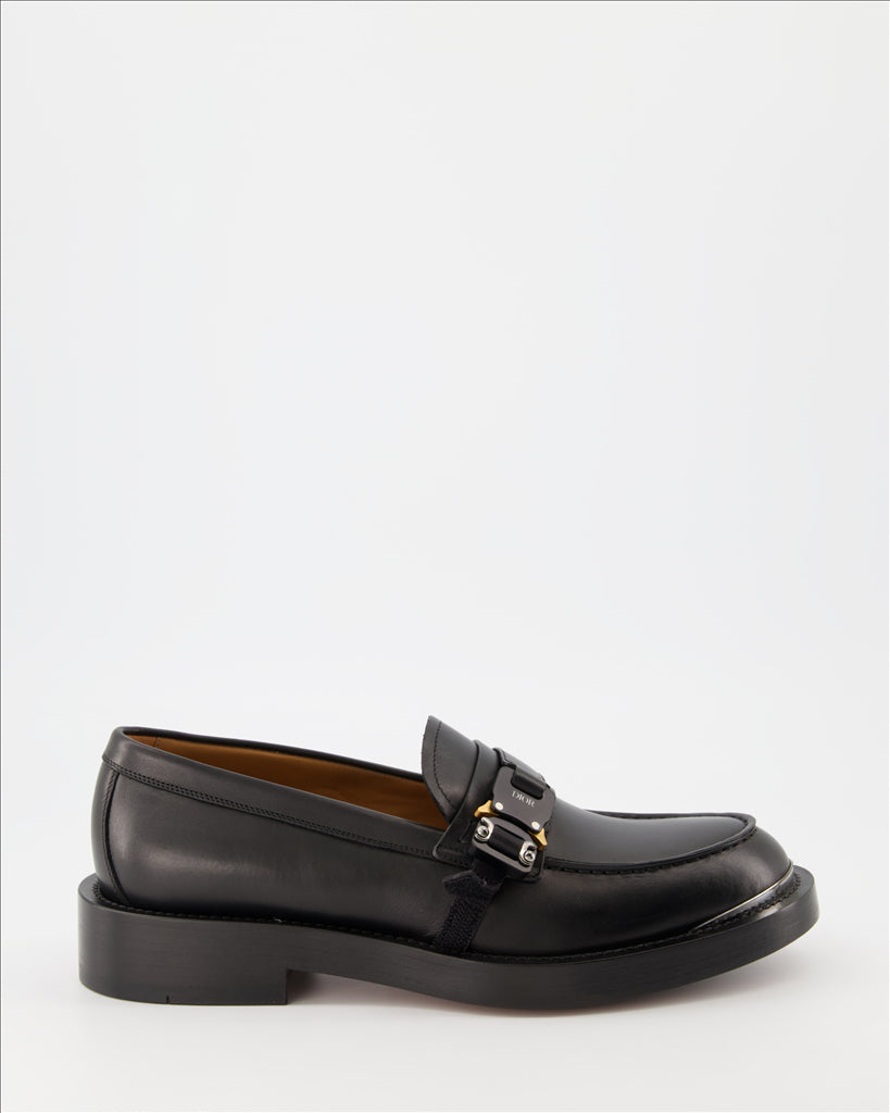 Men's loafers, leather shoes, masculine elegance, timeless luxury, chic comfort.