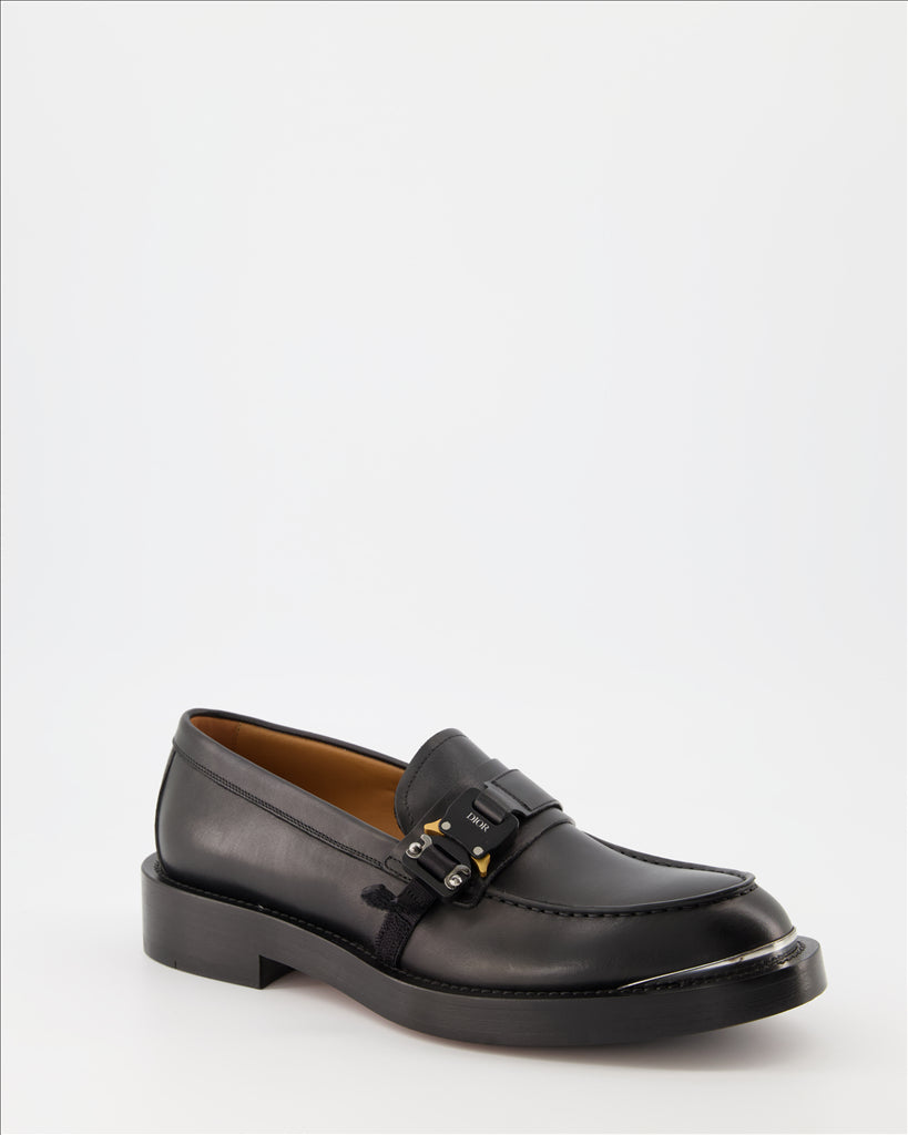 Men's loafers, leather shoes, masculine elegance, timeless luxury, chic comfort.