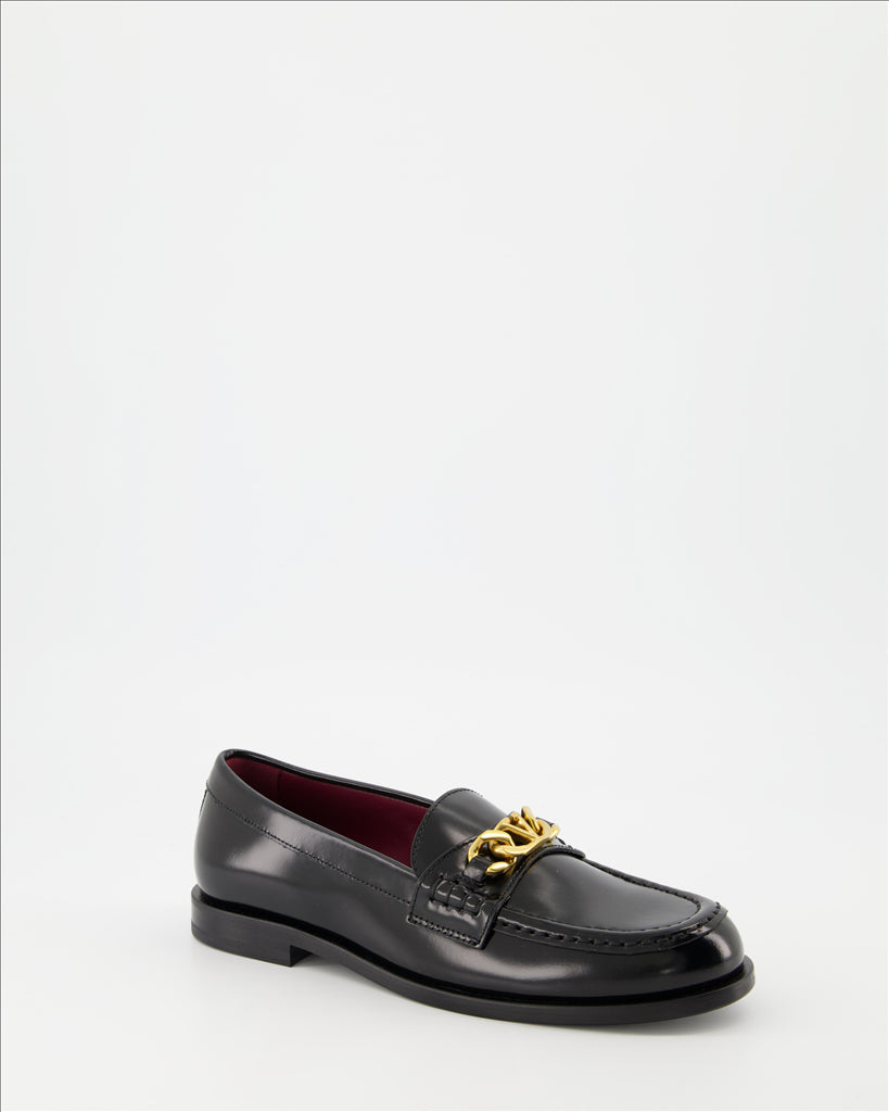 Luxury Loafers, Valentino Garavani Shoes, Black Leather Loafers, VLogo Chain, Elegant Footwear