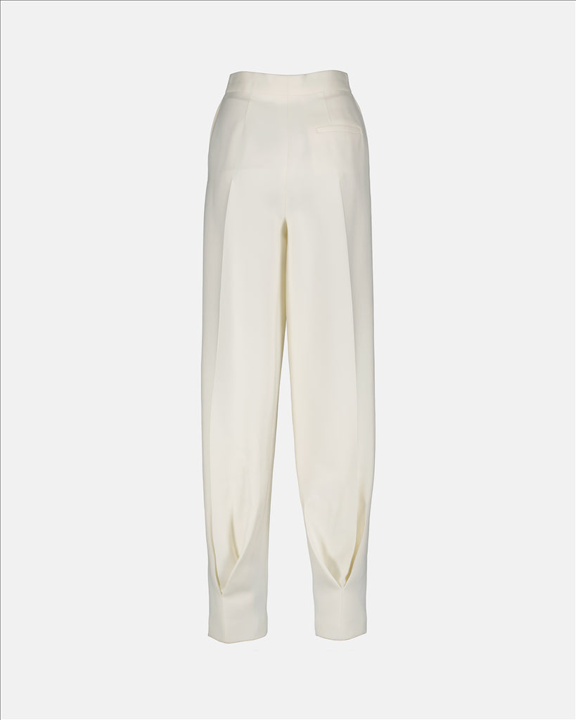 - Fendi Women's Pants
- Luxury Pleated Trousers
- Elegant White Pants
- High-End Ready-to-Wear
- Chic Women's Outfit