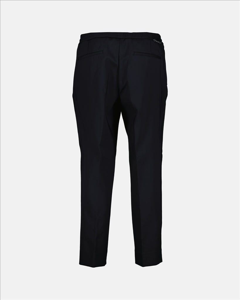 Men's jogging pants, casual luxury, comfortable style, timeless black, high-end fashion