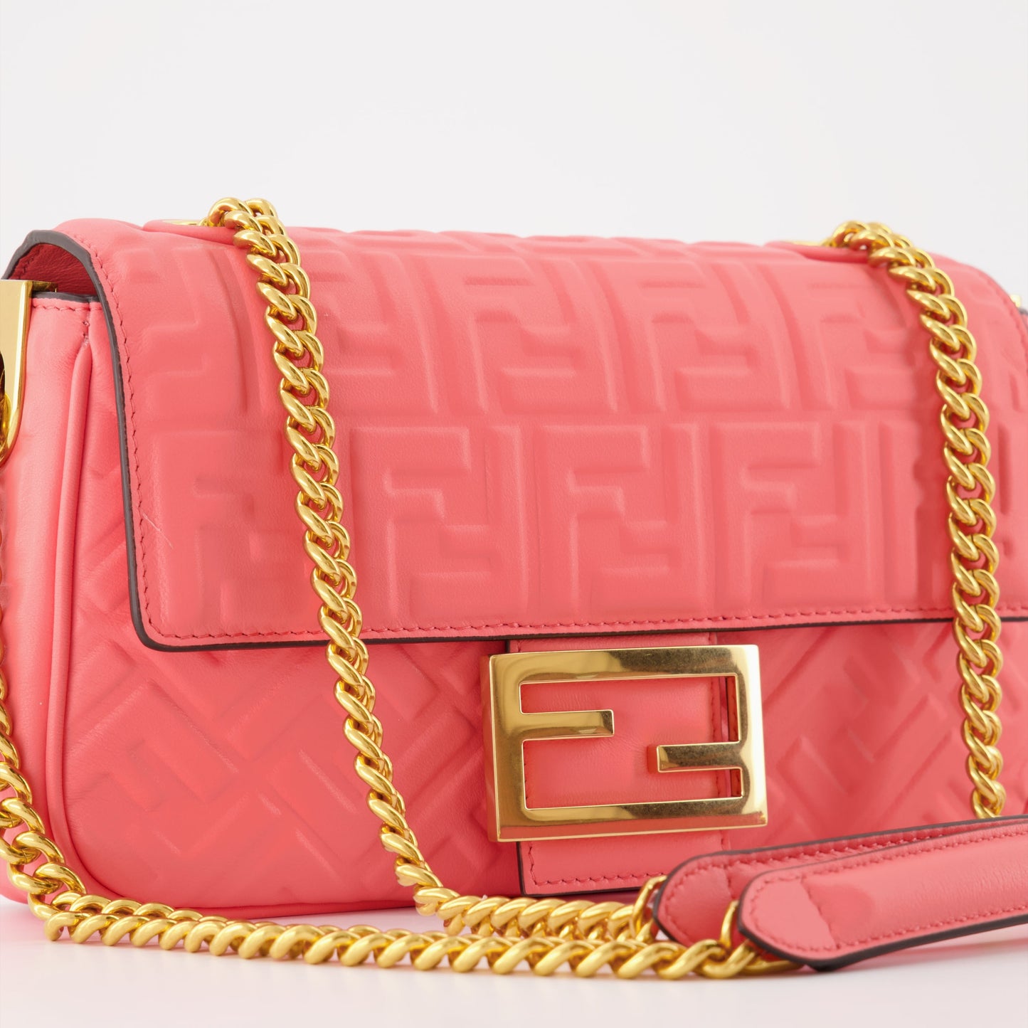 Fendi bag, Pink leather bag, Women's luxury accessories, Designer handbags, High-end fashion