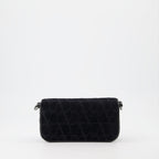 발렌티노 가라바니의 미니 로코 백 (남성) 이미지 - 2023 봄-여름 시즌 - 세부 사항 보기 2