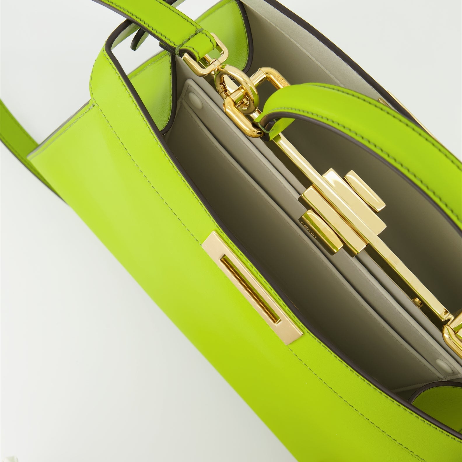 Fendi Peekaboo Bag, Luxury Leather Bag, Green Designer Bag, High-end Women’s Accessories, Fendi ISeeU